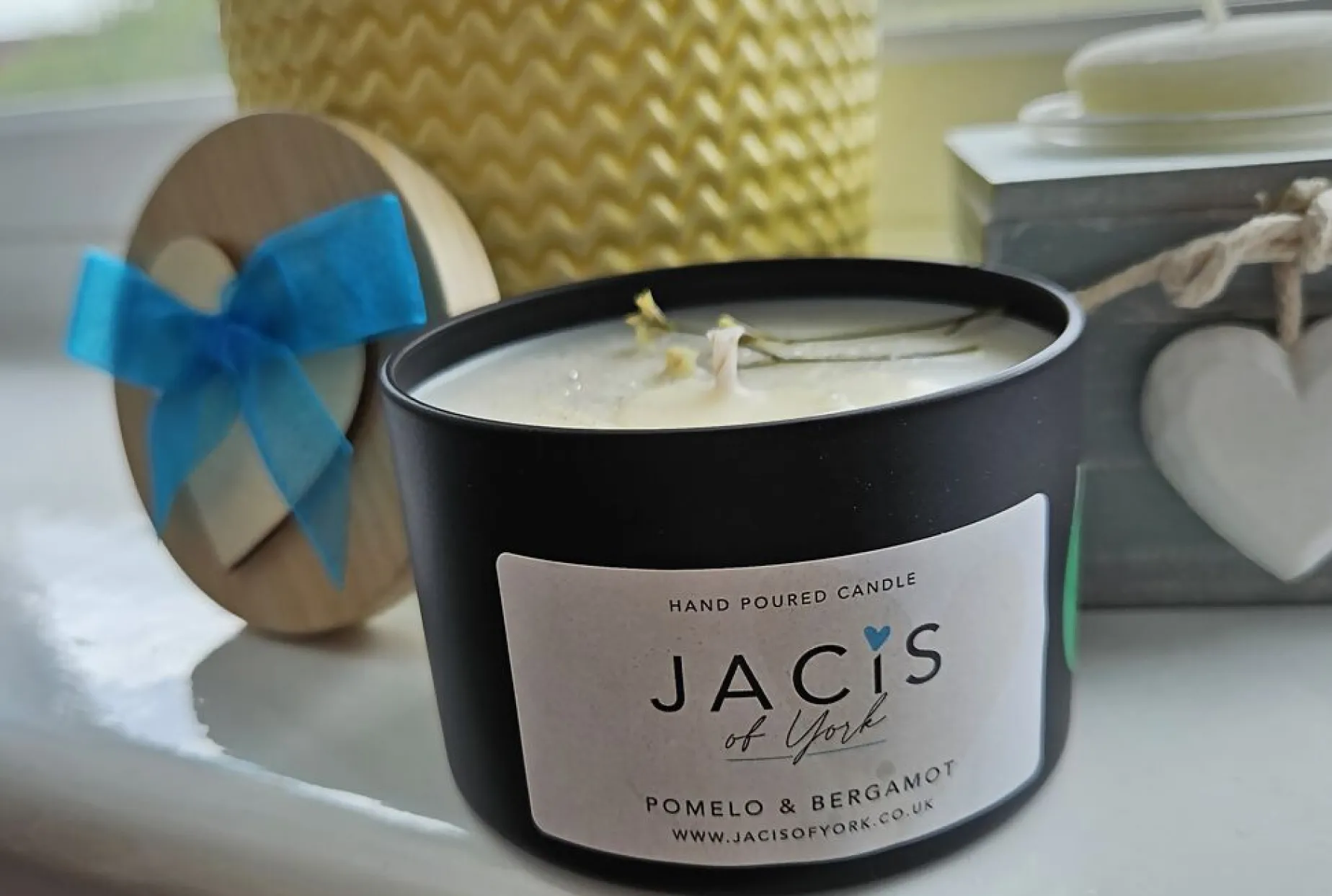 Jacis of York -230ML Scented Botanical Candle - Pomelo & Bergamot